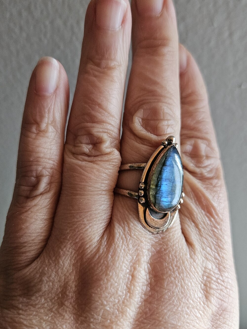 Sterling Silver Labradorite Teardrop Ring Size 10 – Blue Flash Split Shank - Picture 7 of 8